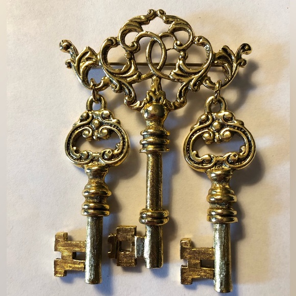 Vintage Keys Brooch - Picture 1 of 2